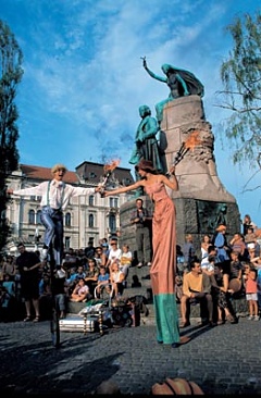 Ljubljana Ana Desetnica, Kunaver